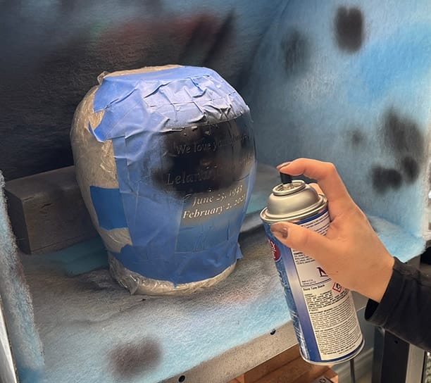 painting the urn