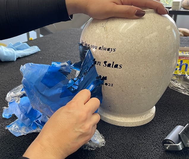 removing mask from urn