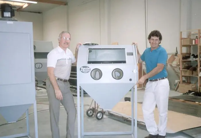 First sandcarving machine